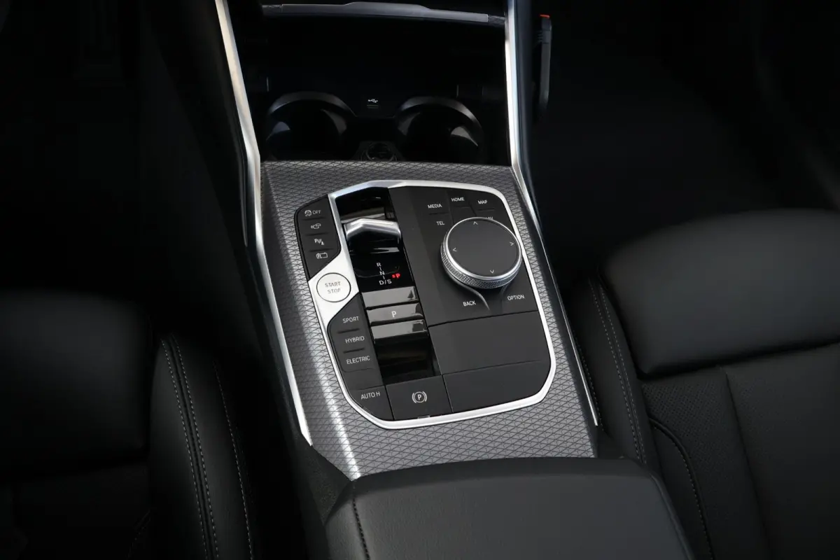 330e M Sport Edition | SoH 100% | Sport Pakket Pro | Innovation Pack | Comfort Pack | Elektr. Achterklep | Harman Kardon | Active Cruise | Trekhaak | Parking Assistant Plus |