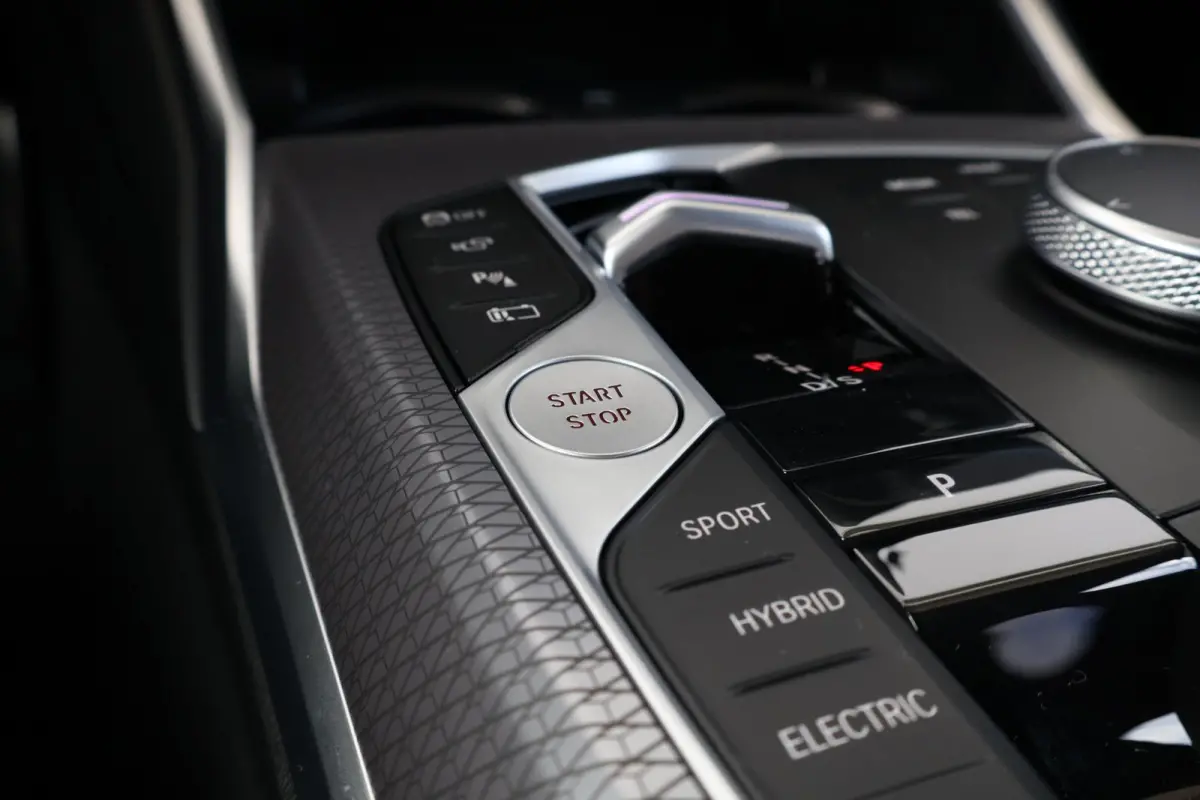 330e M Sport Edition | SoH 100% | Sport Pakket Pro | Innovation Pack | Comfort Pack | Elektr. Achterklep | Harman Kardon | Active Cruise | Trekhaak | Parking Assistant Plus |