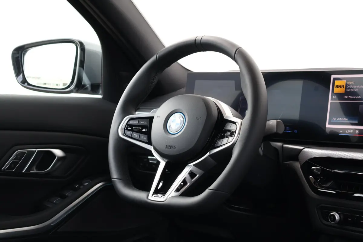 330e M Sport Edition | SoH 100% | Sport Pakket Pro | Innovation Pack | Comfort Pack | Elektr. Achterklep | Harman Kardon | Active Cruise | Trekhaak | Parking Assistant Plus |