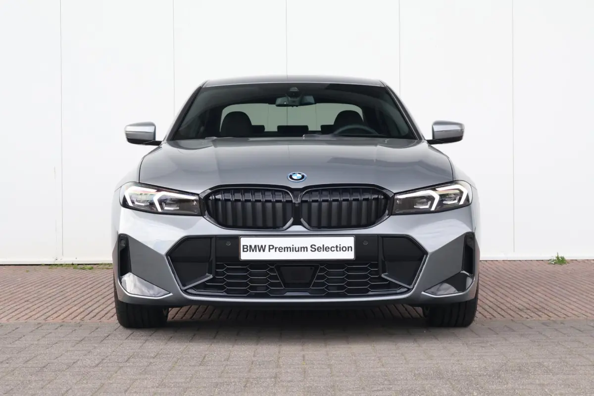 330e M Sport Edition | SoH 100% | Sport Pakket Pro | Innovation Pack | Comfort Pack | Elektr. Achterklep | Harman Kardon | Active Cruise | Trekhaak | Parking Assistant Plus |