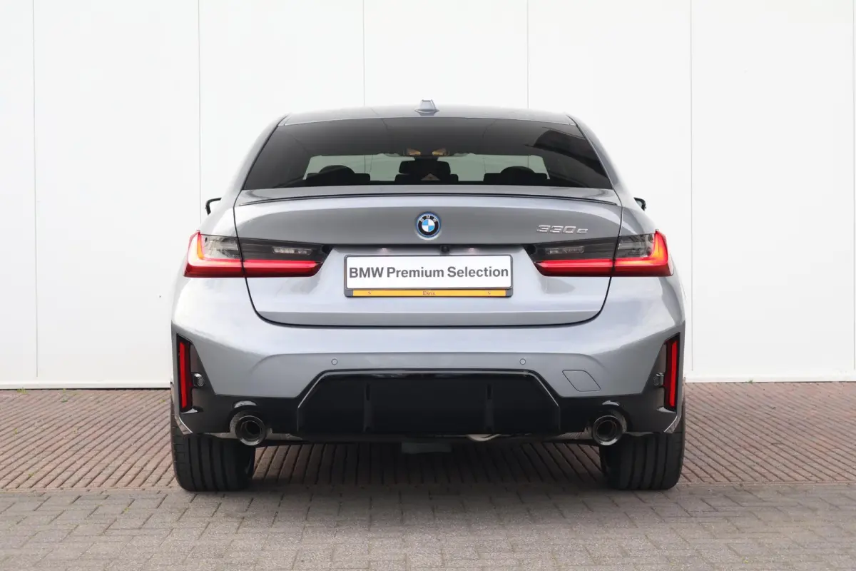 330e M Sport Edition | SoH 100% | Sport Pakket Pro | Innovation Pack | Comfort Pack | Elektr. Achterklep | Harman Kardon | Active Cruise | Trekhaak | Parking Assistant Plus |