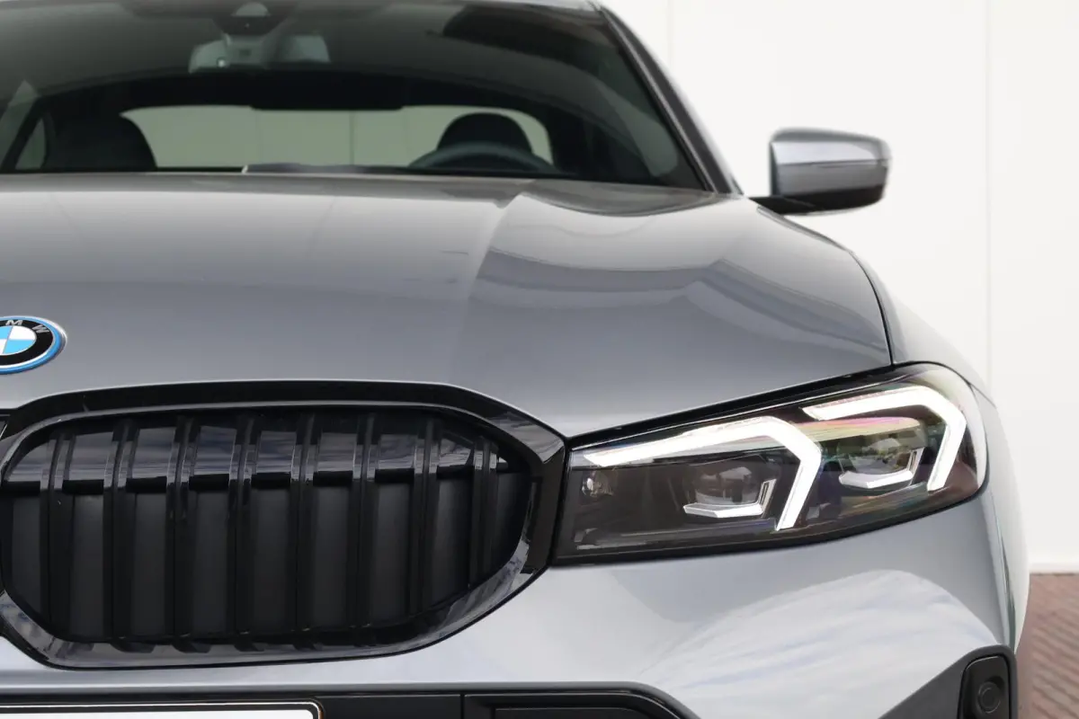 330e M Sport Edition | SoH 100% | Sport Pakket Pro | Innovation Pack | Comfort Pack | Elektr. Achterklep | Harman Kardon | Active Cruise | Trekhaak | Parking Assistant Plus |