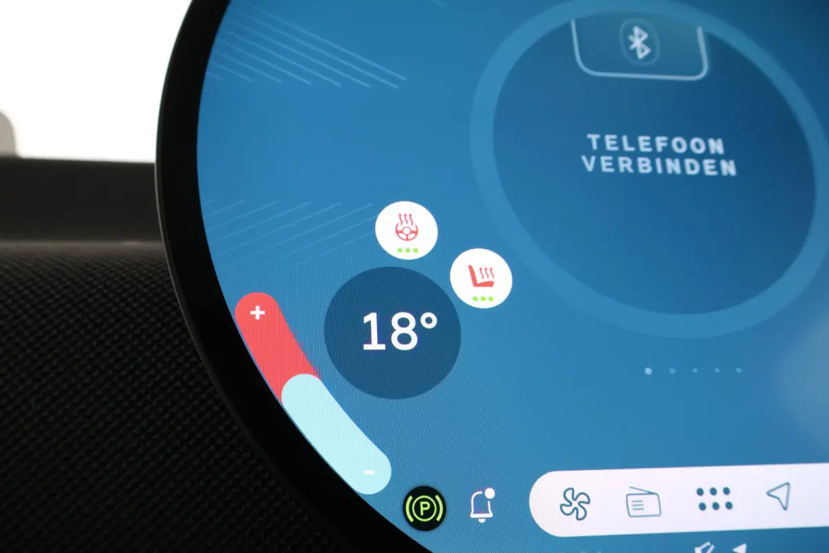 Cooper E Favoured L 40.7 kWh | SoH 100% | Panorama Dak | Harman Kardon | Parking Assistant Plus | Head-Up | Stoel & Stuurwiel Verwarming | Comforttoegang |
