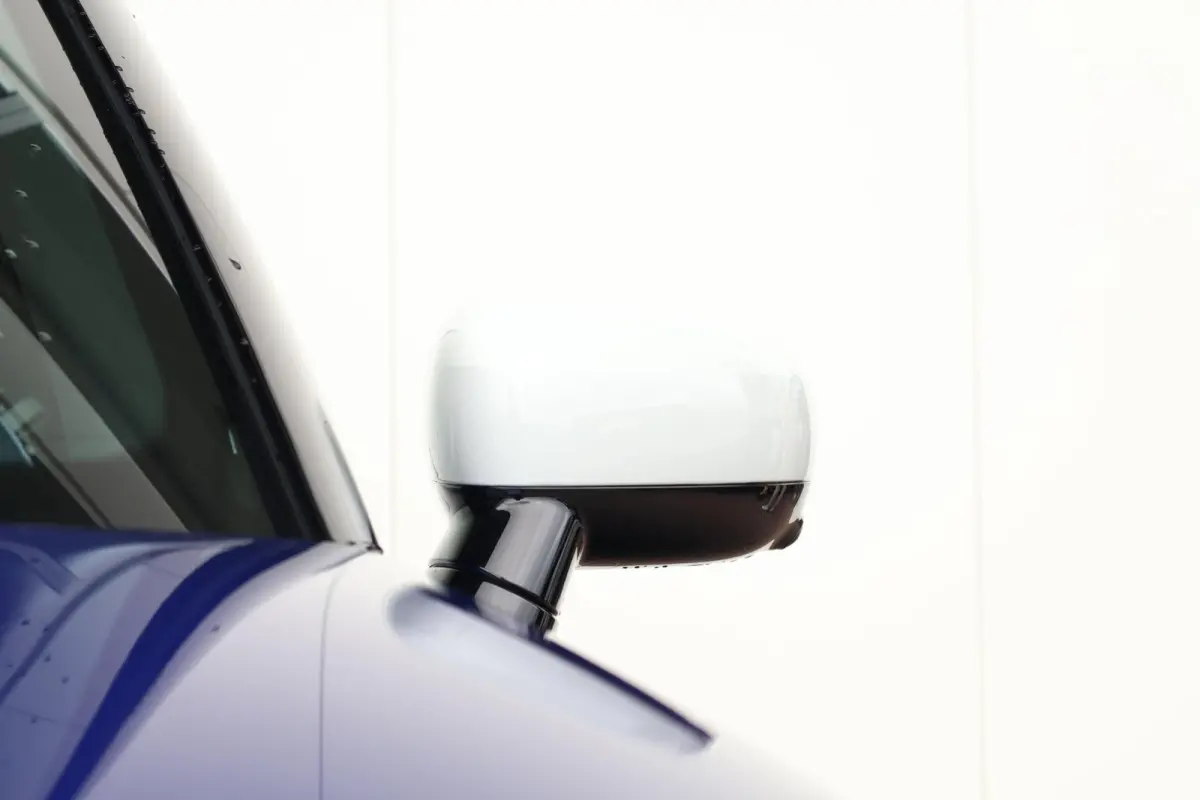 Cooper E Favoured L 40.7 kWh | SoH 100% | Panorama Dak | Harman Kardon | Parking Assistant Plus | Head-Up | Stoel & Stuurwiel Verwarming | Comforttoegang |