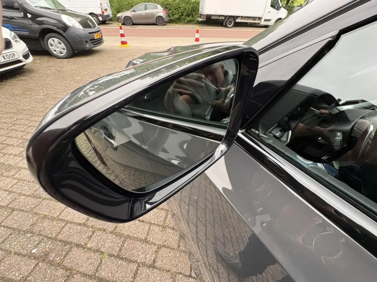 330i High Executive Edition