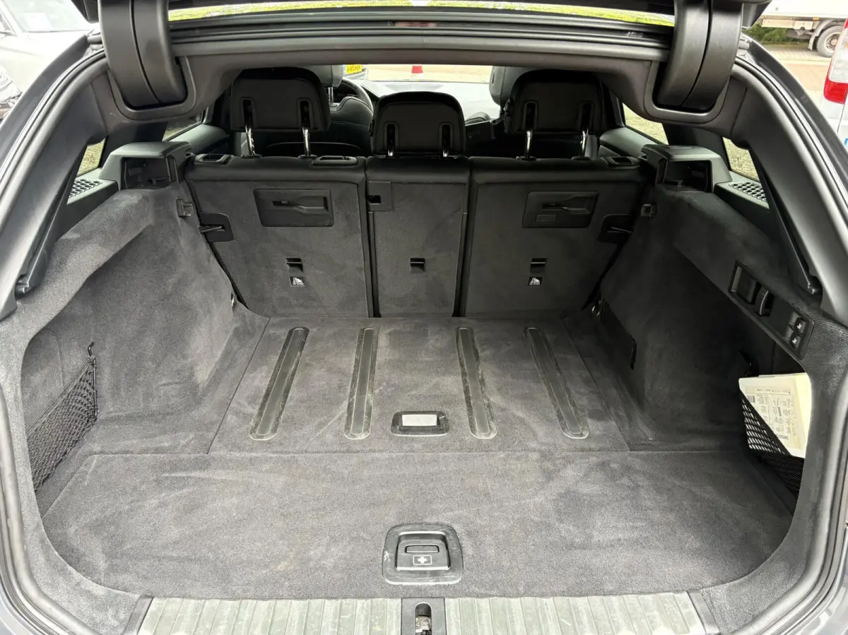 330i High Executive Edition