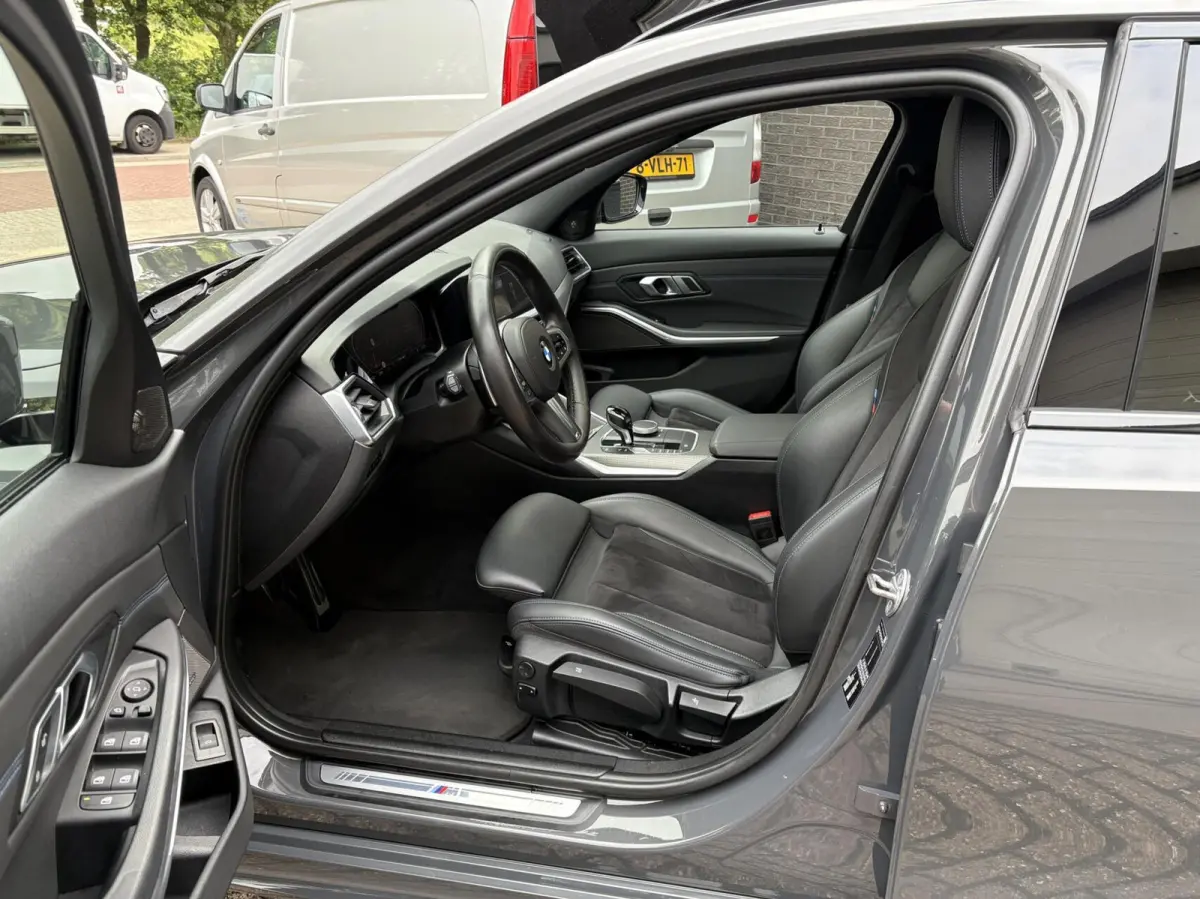 330i High Executive Edition
