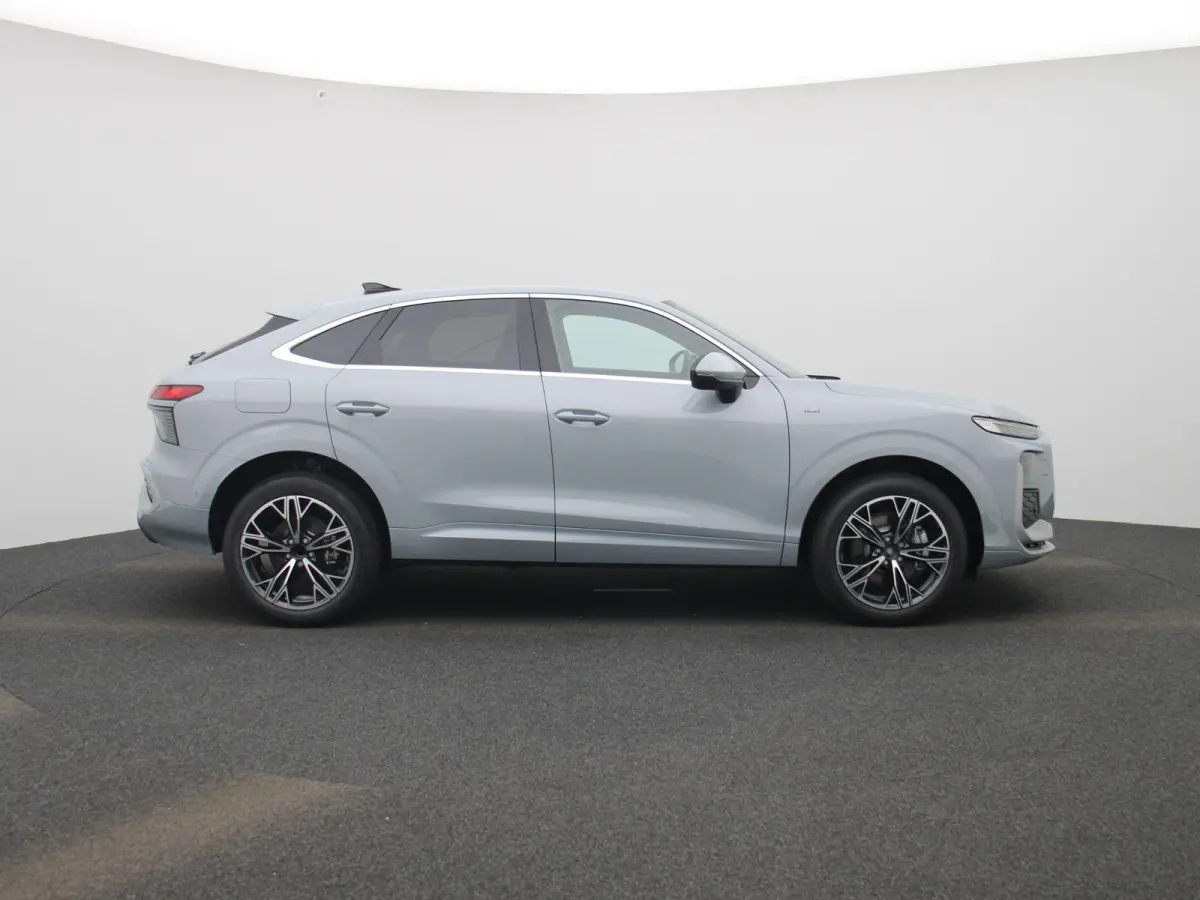 1.5 e-hybrid S edition | 272 PK | 19 inch velgen | Privacy Glas | Stoelverwarming | Ledkoplampen plus |