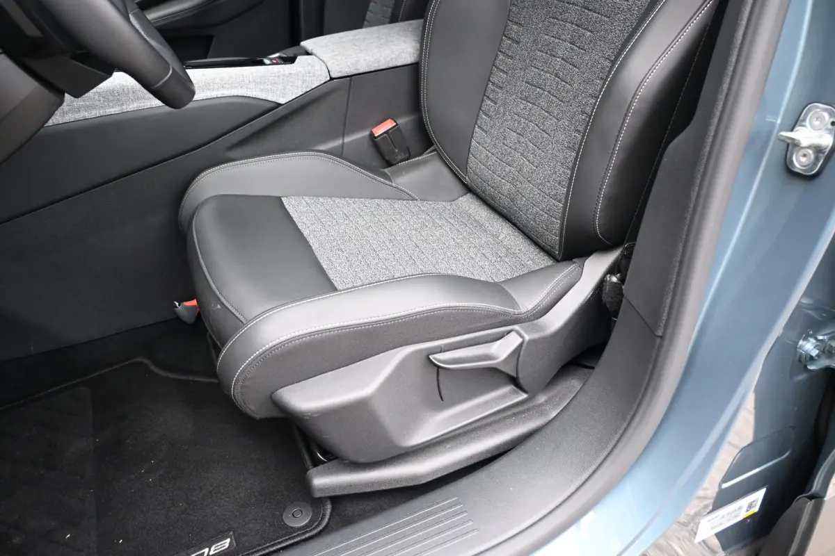 1.6 plug-in Hybrid 195 Allure | Afn. Trekhaak | 360 Camera | Navigatie | Adaptive Cruise | Draadloos Apple Carplay & Android Auto | !!