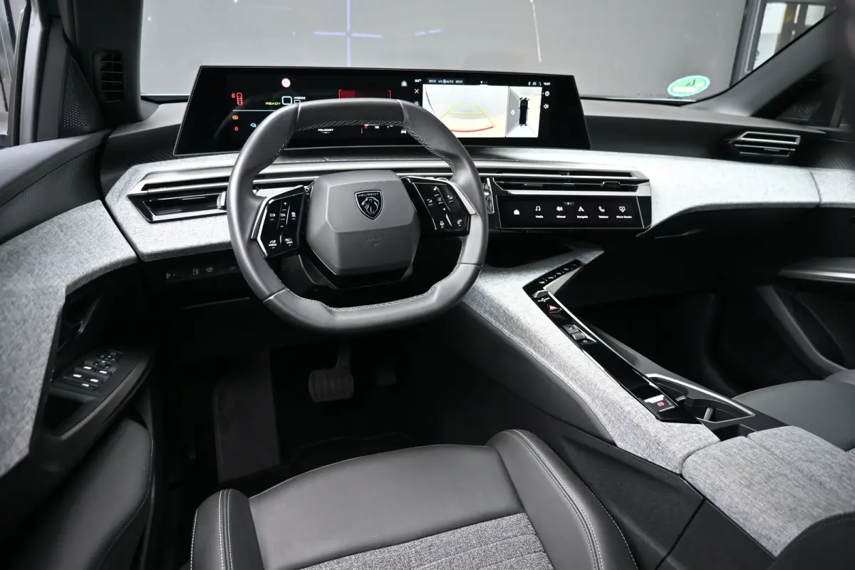 1.6 plug-in Hybrid 195 Allure | Afn. Trekhaak | 360 Camera | Navigatie | Adaptive Cruise | Draadloos Apple Carplay & Android Auto | !!