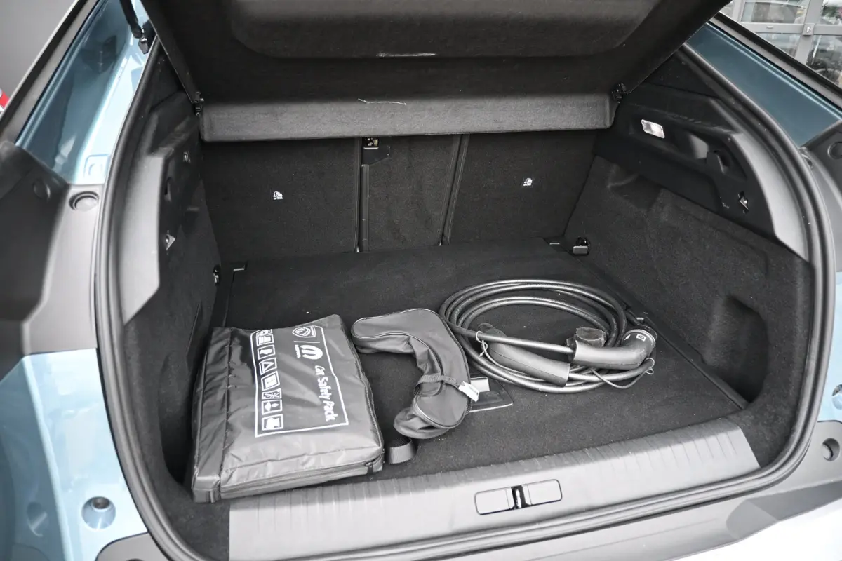 1.6 plug-in Hybrid 195 Allure | Afn. Trekhaak | 360 Camera | Navigatie | Adaptive Cruise | Draadloos Apple Carplay & Android Auto | !!