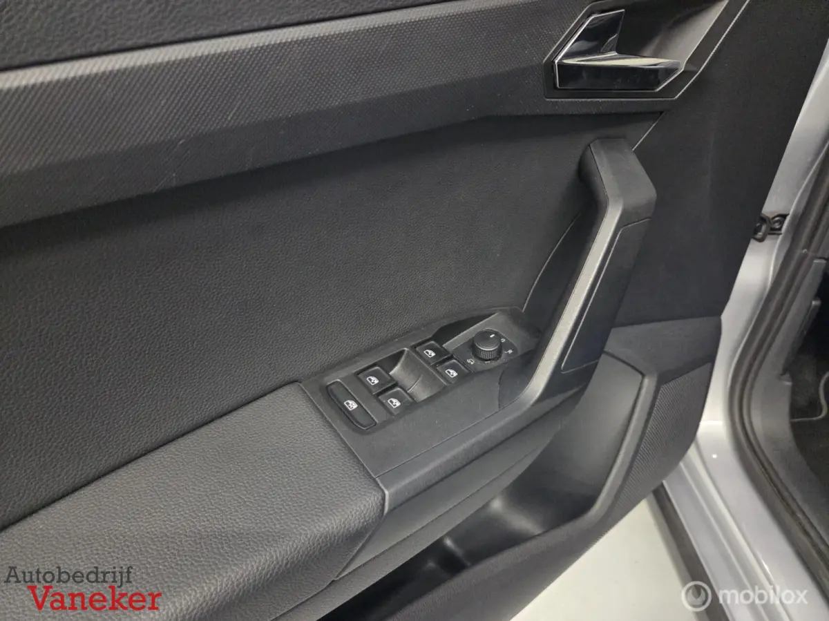 1.0 TSI Style Business Intense Plus|Camera|Carplay|