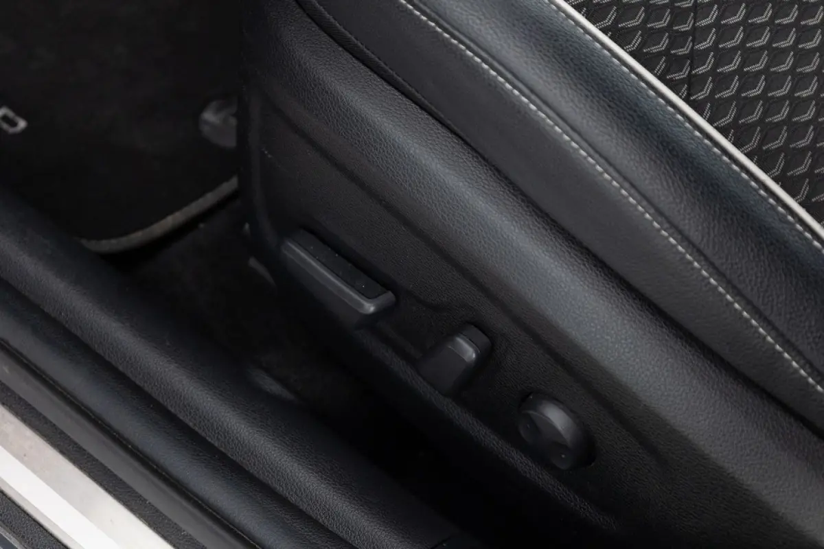 1.6 GDi PHEV DynamicPlusLine | CARPLAY | 18 Inch | Half LEDER | NAVI | CAMERA