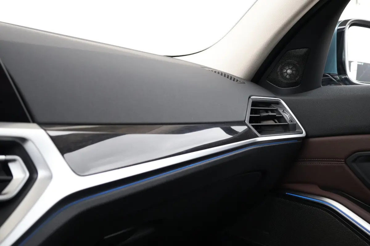 330e eDrive Edition | SoH 84% | Verwarmde Voorstoelen | Trekhaak | Harman Kardon | Parking Assistant Plus | Head-Up | Elektr. Achterklep |