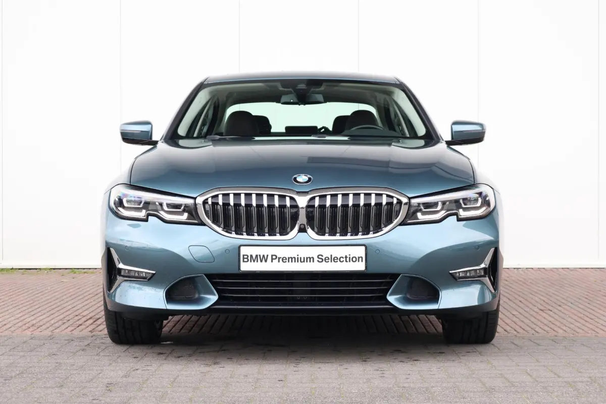 330e eDrive Edition | SoH 84% | Verwarmde Voorstoelen | Trekhaak | Harman Kardon | Parking Assistant Plus | Head-Up | Elektr. Achterklep |