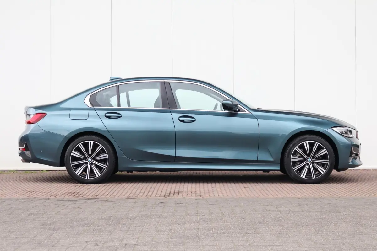 330e eDrive Edition | SoH 84% | Verwarmde Voorstoelen | Trekhaak | Harman Kardon | Parking Assistant Plus | Head-Up | Elektr. Achterklep |