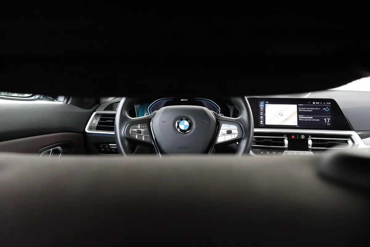 330e eDrive Edition | SoH 84% | Verwarmde Voorstoelen | Trekhaak | Harman Kardon | Parking Assistant Plus | Head-Up | Elektr. Achterklep |