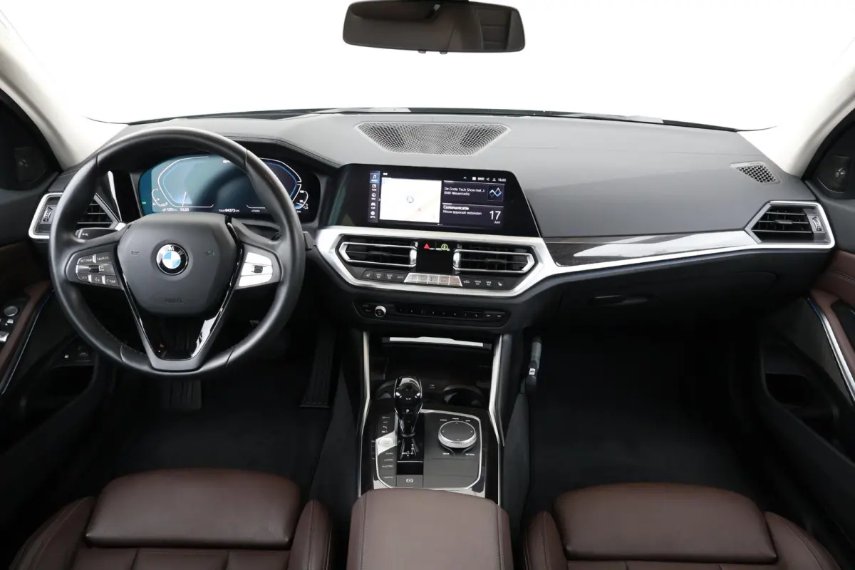 330e eDrive Edition | SoH 84% | Verwarmde Voorstoelen | Trekhaak | Harman Kardon | Parking Assistant Plus | Head-Up | Elektr. Achterklep |