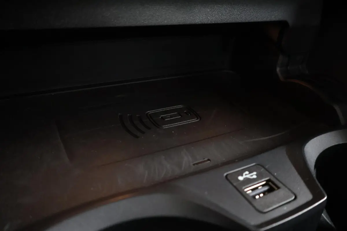 330e eDrive Edition | SoH 84% | Verwarmde Voorstoelen | Trekhaak | Harman Kardon | Parking Assistant Plus | Head-Up | Elektr. Achterklep |