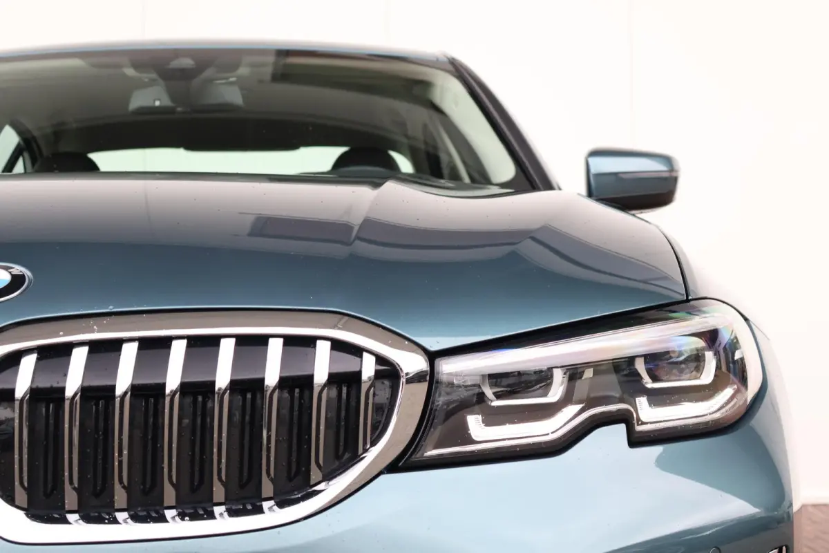 330e eDrive Edition | SoH 84% | Verwarmde Voorstoelen | Trekhaak | Harman Kardon | Parking Assistant Plus | Head-Up | Elektr. Achterklep |