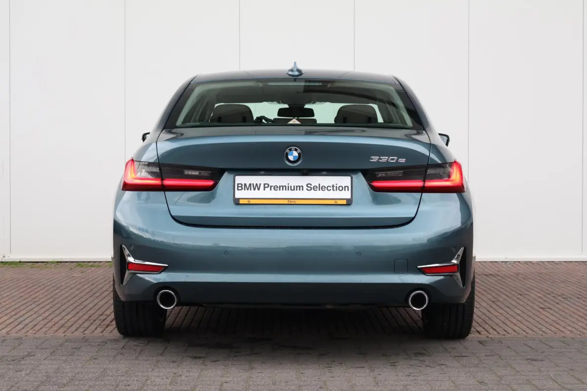 330e eDrive Edition | SoH 84% | Verwarmde Voorstoelen | Trekhaak | Harman Kardon | Parking Assistant Plus | Head-Up | Elektr. Achterklep |