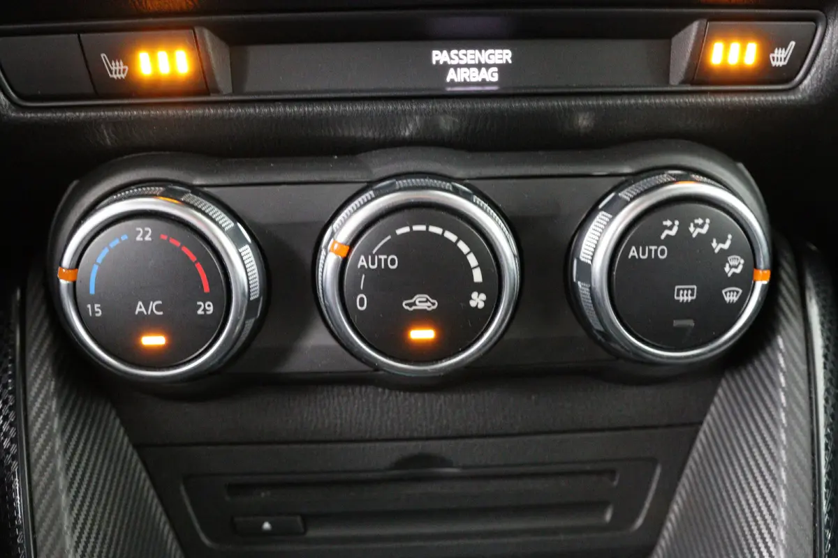 1.5 Skyactiv-G Skylease+ | Navi | Parkeersensoren | Airco | Cruise Control | Stoelverwarming | Lichtmetalen Velgen