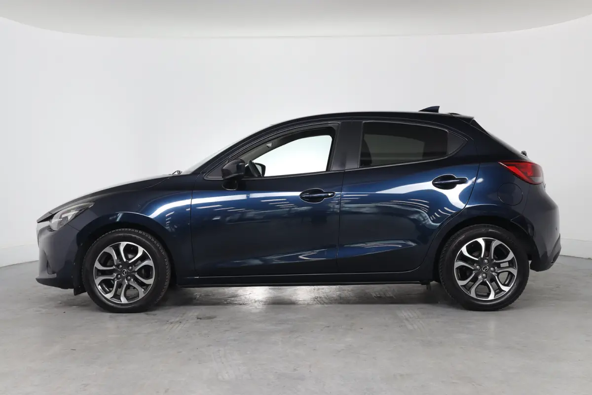 1.5 Skyactiv-G Skylease+ | Navi | Parkeersensoren | Airco | Cruise Control | Stoelverwarming | Lichtmetalen Velgen