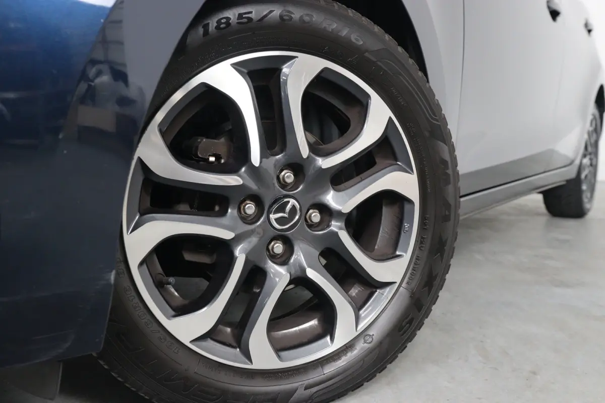 1.5 Skyactiv-G Skylease+ | Navi | Parkeersensoren | Airco | Cruise Control | Stoelverwarming | Lichtmetalen Velgen