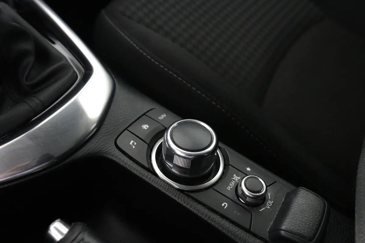 1.5 Skyactiv-G Skylease+ | Navi | Parkeersensoren | Airco | Cruise Control | Stoelverwarming | Lichtmetalen Velgen