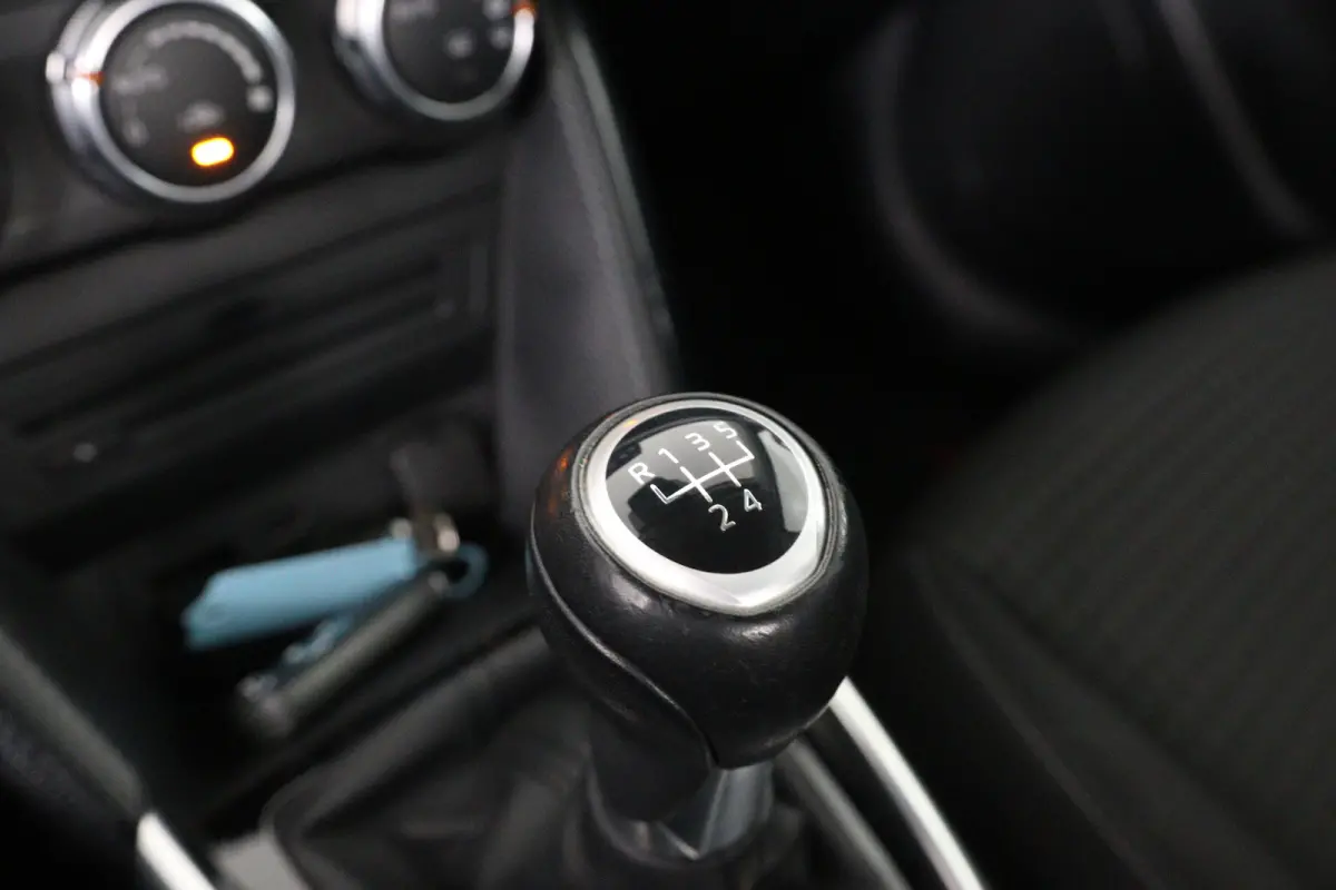 1.5 Skyactiv-G Skylease+ | Navi | Parkeersensoren | Airco | Cruise Control | Stoelverwarming | Lichtmetalen Velgen