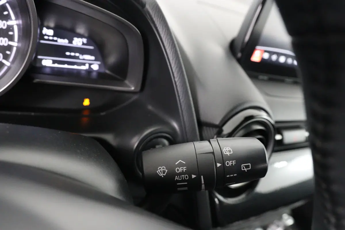 1.5 Skyactiv-G Skylease+ | Navi | Parkeersensoren | Airco | Cruise Control | Stoelverwarming | Lichtmetalen Velgen