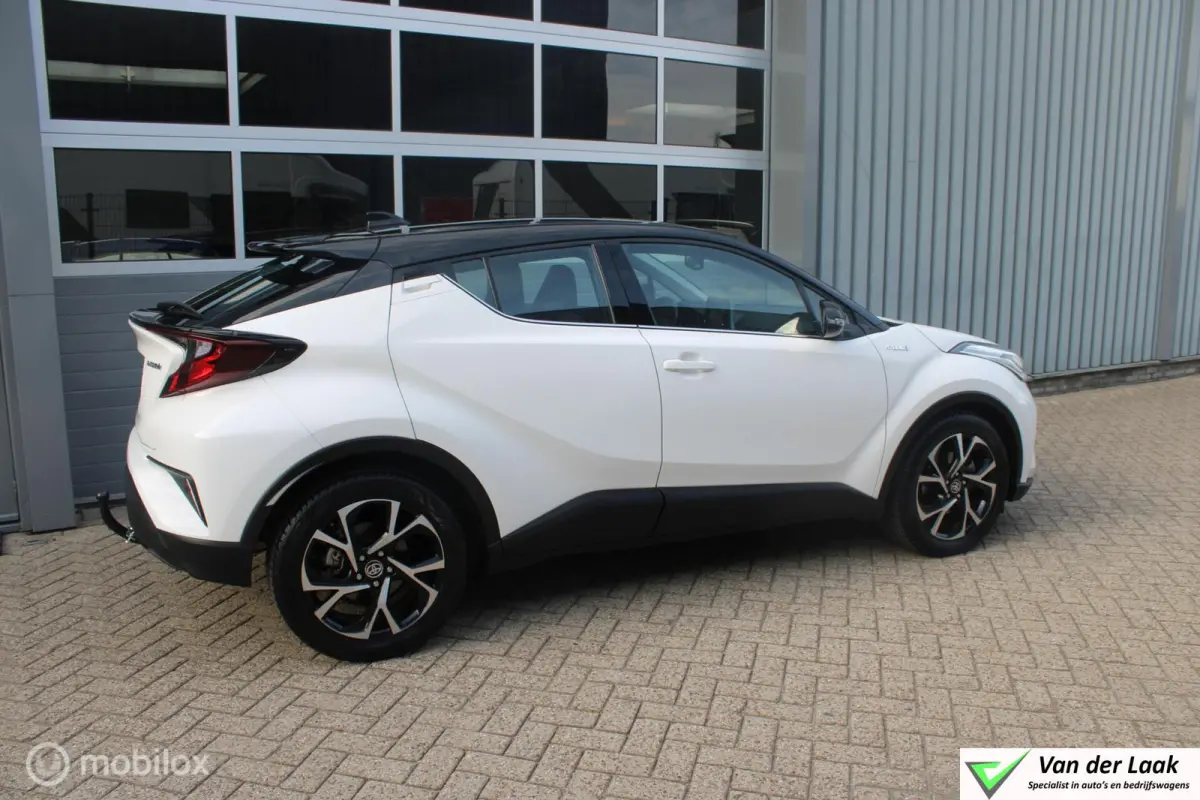1.8 Hybrid Dynamic | NL Auto Boekjes | Trekhaak | Parkeersensoren voor en achter |