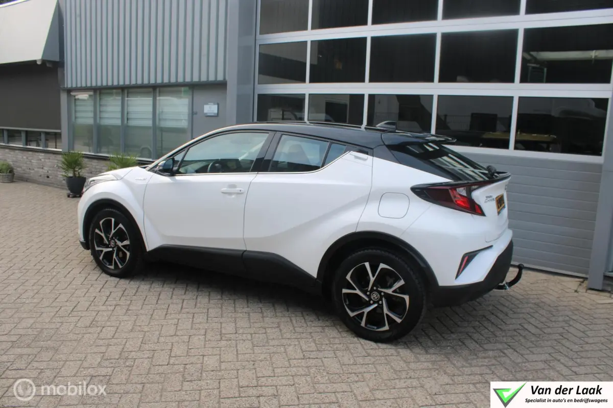 1.8 Hybrid Dynamic | NL Auto Boekjes | Trekhaak | Parkeersensoren voor en achter |
