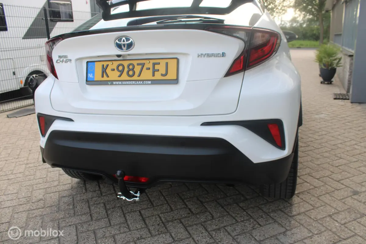 1.8 Hybrid Dynamic | NL Auto Boekjes | Trekhaak | Parkeersensoren voor en achter |