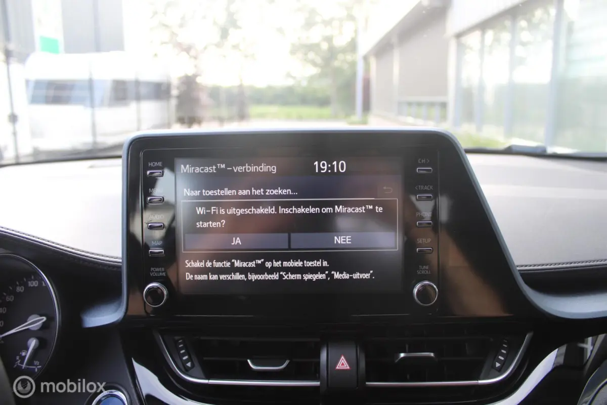1.8 Hybrid Dynamic | NL Auto Boekjes | Trekhaak | Parkeersensoren voor en achter |
