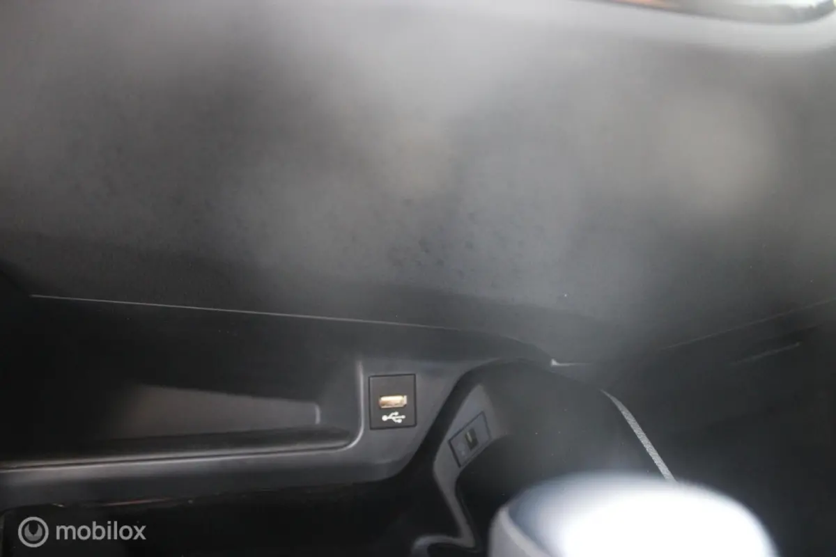 1.8 Hybrid Dynamic | NL Auto Boekjes | Trekhaak | Parkeersensoren voor en achter |