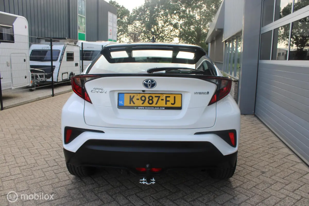 1.8 Hybrid Dynamic | NL Auto Boekjes | Trekhaak | Parkeersensoren voor en achter |