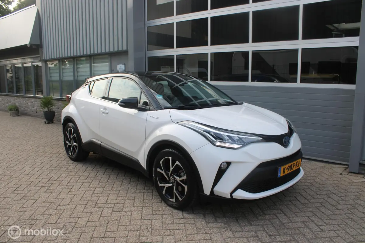 1.8 Hybrid Dynamic | NL Auto Boekjes | Trekhaak | Parkeersensoren voor en achter |