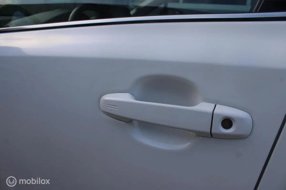 1.8 Hybrid Dynamic | NL Auto Boekjes | Trekhaak | Parkeersensoren voor en achter |