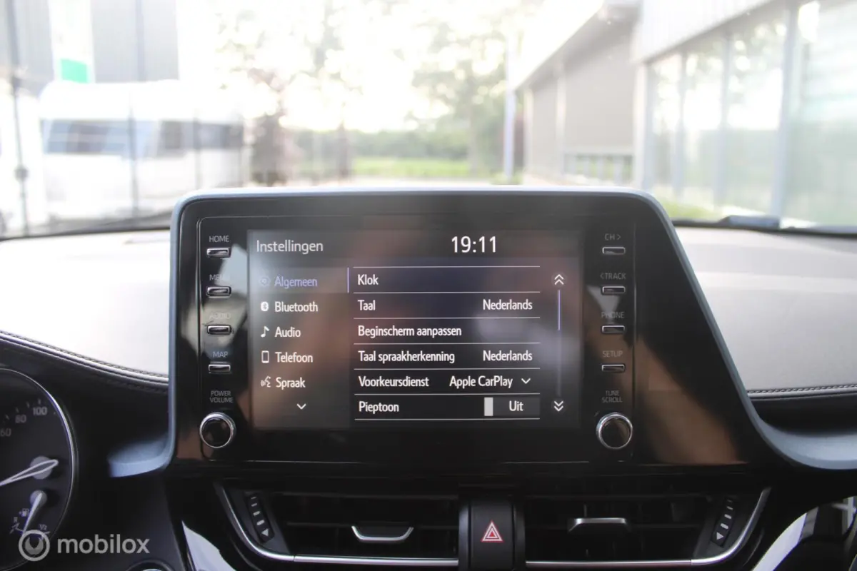 1.8 Hybrid Dynamic | NL Auto Boekjes | Trekhaak | Parkeersensoren voor en achter |