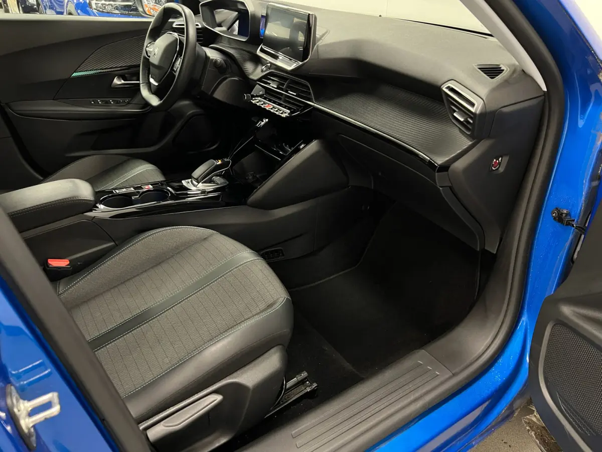EV Allure Pack 50 kWh / 136PK / NAVI / CRUISE.C / H.LEDER /