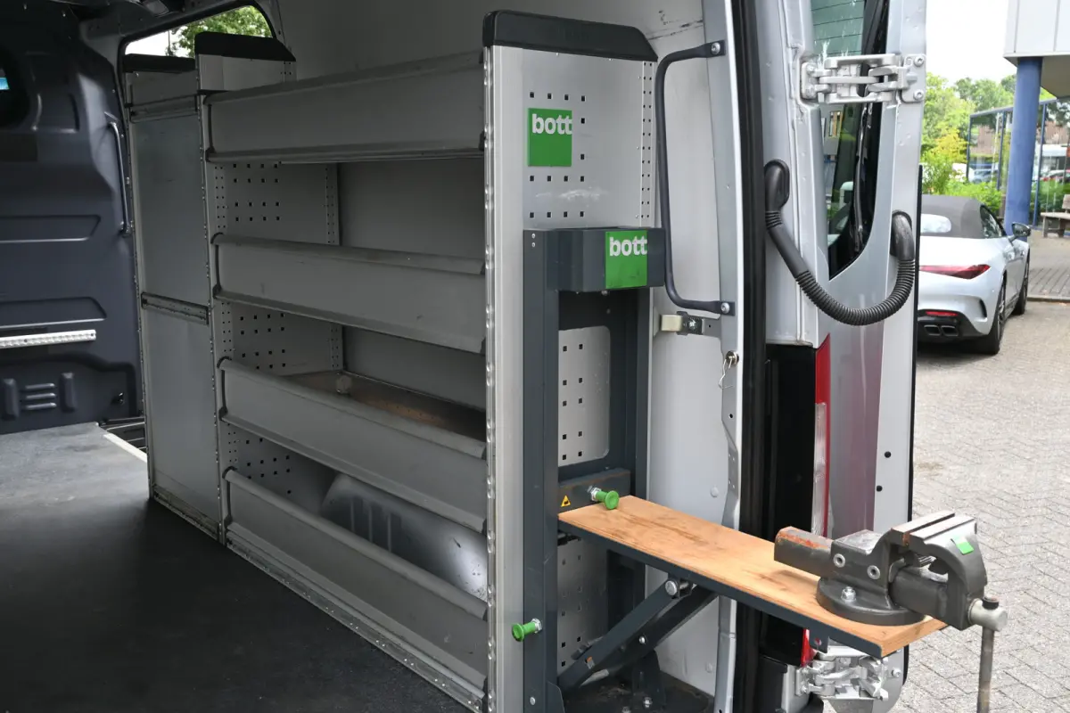 315 CDI L2H1 RWD 3500 KG trekhaak, Werkplaats inrichting, Geveerde stoel, MBUX 10.25