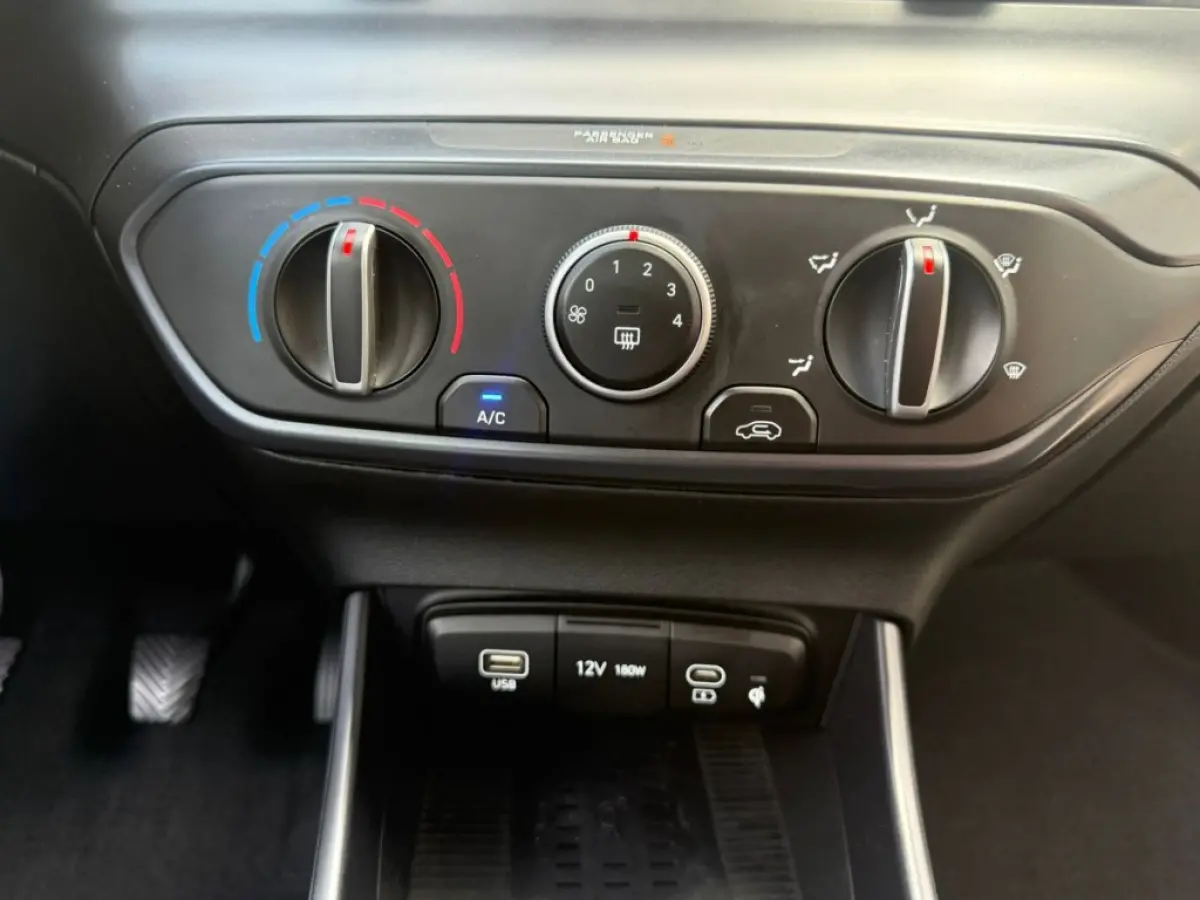 1.2 MPI COMFORT 100PK NAVI LMV AIRCO PDC-CAMERA.