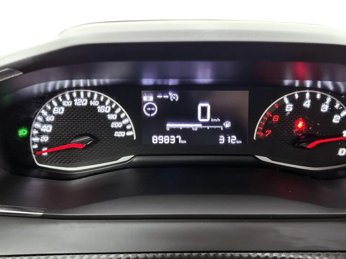 1.2 PureTech Active | Parkeersensoren Achter | Airco | Cruise Control | Apple Carplay / Android Auto | Navigatie