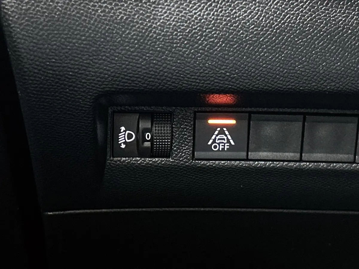 1.2 PureTech Active | Parkeersensoren Achter | Airco | Cruise Control | Apple Carplay / Android Auto | Navigatie