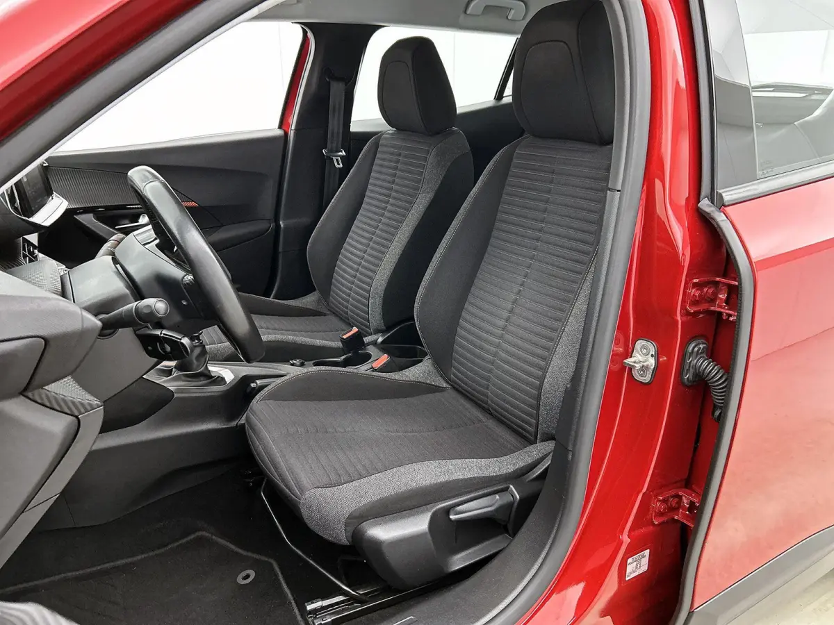 1.2 PureTech Active | Parkeersensoren Achter | Airco | Cruise Control | Apple Carplay / Android Auto | Navigatie