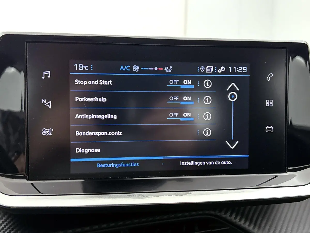 1.2 PureTech Active | Parkeersensoren Achter | Airco | Cruise Control | Apple Carplay / Android Auto | Navigatie
