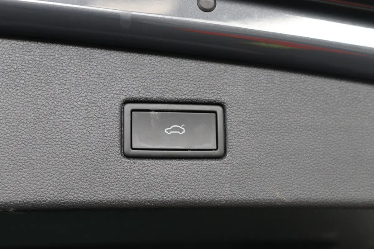 1.5 TSI R-Line | 1e Eigenaar! | Open Dak | IQ Light | Virtual | Stoel/Stuur Verwarming | Navi | Camera | Cruise Adaptive | Elk. Achterklep | Keyless | Clima