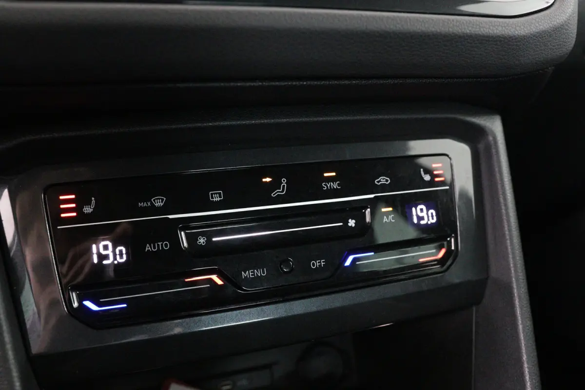1.5 TSI R-Line | 1e Eigenaar! | Open Dak | IQ Light | Virtual | Stoel/Stuur Verwarming | Navi | Camera | Cruise Adaptive | Elk. Achterklep | Keyless | Clima