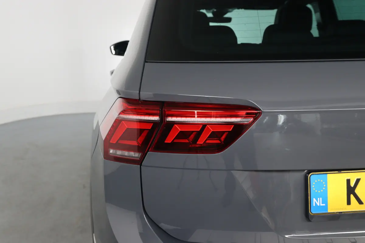 1.5 TSI R-Line | 1e Eigenaar! | Open Dak | IQ Light | Virtual | Stoel/Stuur Verwarming | Navi | Camera | Cruise Adaptive | Elk. Achterklep | Keyless | Clima